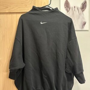 Nike women’s Black Sweatshirt
